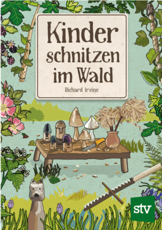 Kinder schnitzen im Wald